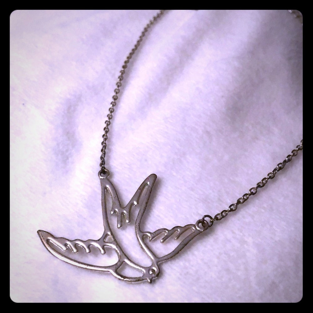 Dove silver necklace